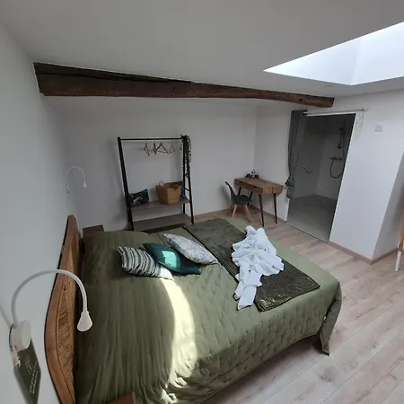 Bed & Breakfast D'hotes La Grange Du Pa De La Grolle 3*