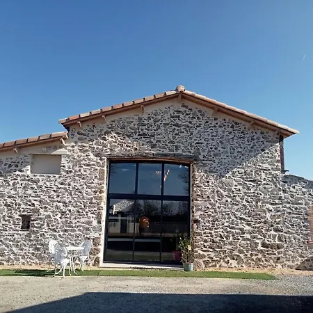 D'hotes La Grange Du Pa De La Grolle فندق مبيت وإفطار 3*