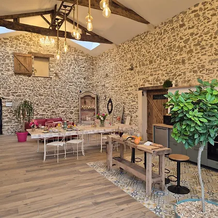 D'hotes La Grange Du Pa De La Grolle فندق مبيت وإفطار