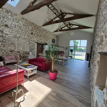 Bed & Breakfast D'hotes La Grange Du Pa De La Grolle 3*