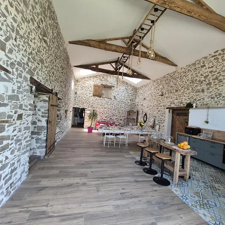 D'hotes La Grange Du Pa De La Grolle 3*