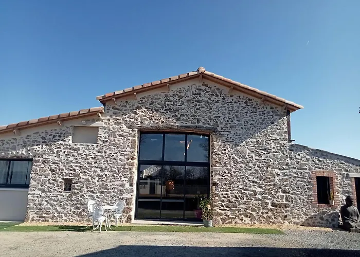 D'hotes La Grange Du Pa De La Grolle Bed & Breakfast 3*