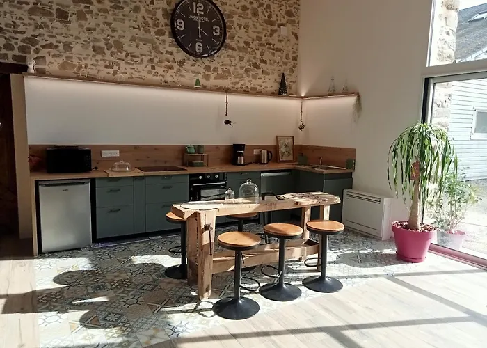 D'hotes La Grange Du Pa De La Grolle Bed & Breakfast 3*