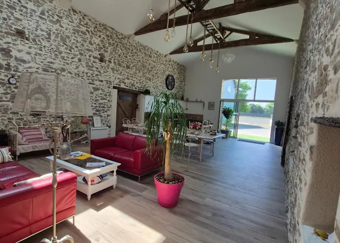 Bed & Breakfast D'hotes La Grange Du Pa De La Grolle 3*