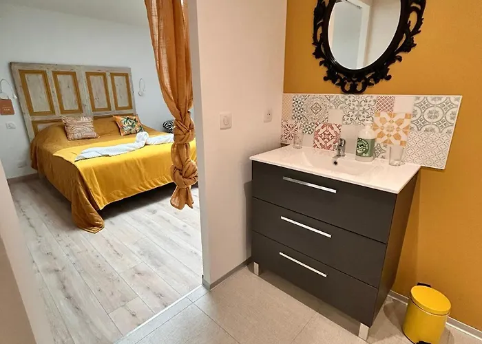 D'hotes La Grange Du Pa De La Grolle Bed & Breakfast